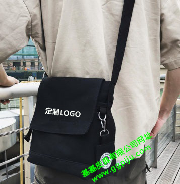 男式休闲斜挎帆布包