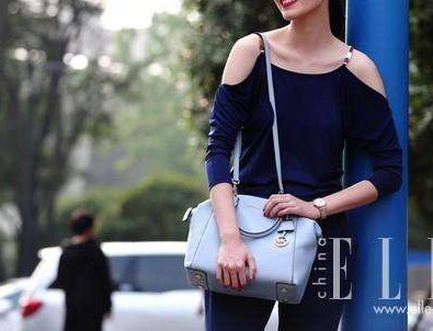 伊人濒栏众人醉