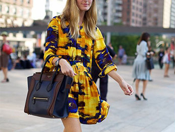 深蓝色包包，深邃+神秘 安静、清爽、理智、深沉